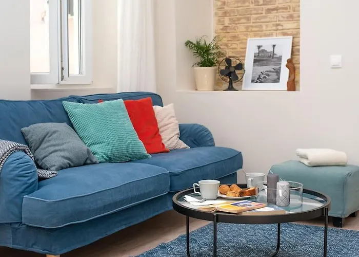 Newly Renovated 1730's Venetian Loft *