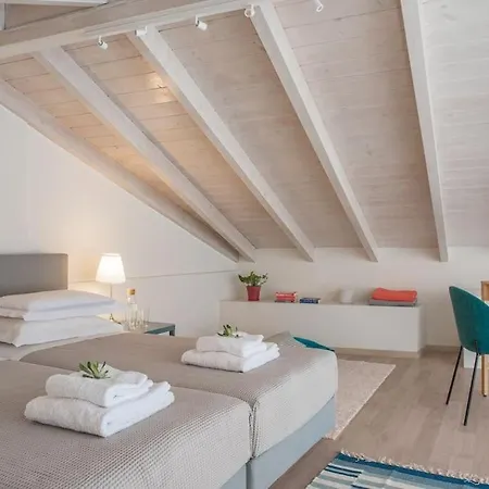 Newly Renovated 1730's Venetian Loft *