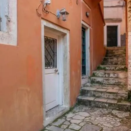 Newly Renovated 1730's Venetian Loft 公寓