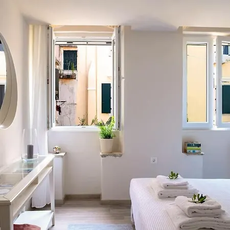 公寓 Newly Renovated 1730's Venetian Loft