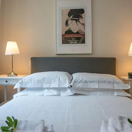 Newly Renovated 1730's Venetian Loft