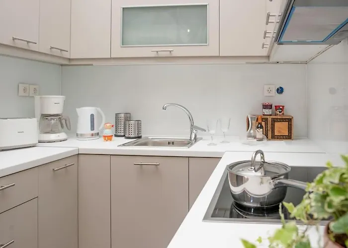 Newly Renovated 1730's Venetian Loft