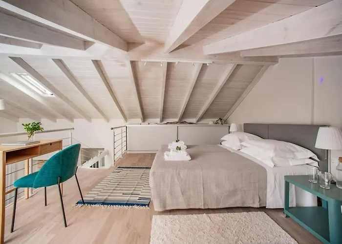Newly Renovated 1730's Venetian Loft * Corfu (city)